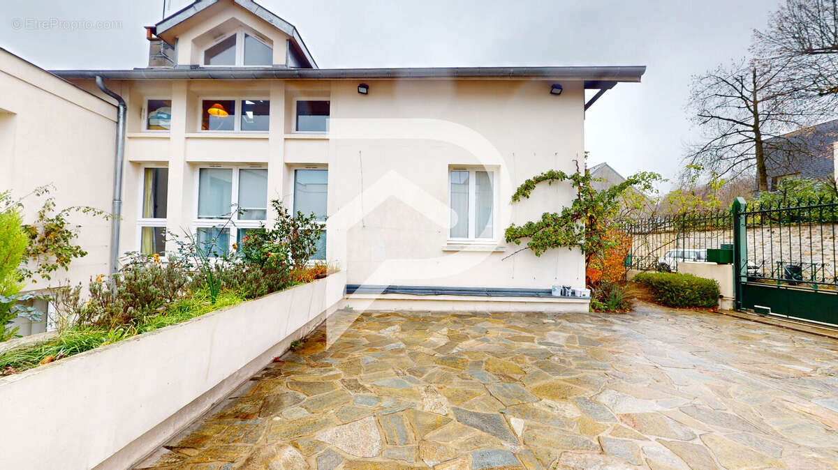 Maison à L'ETANG-LA-VILLE