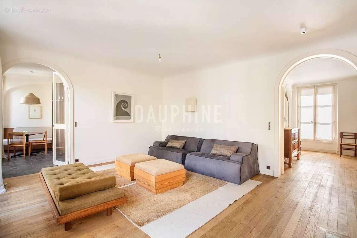 Appartement à PARIS-7E