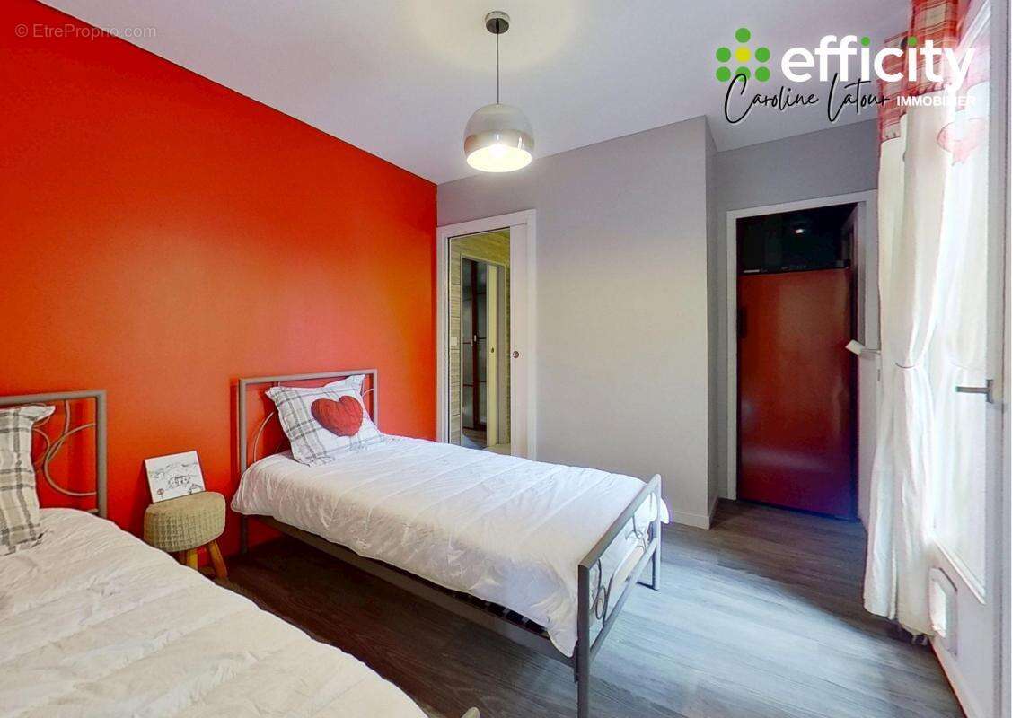 Maison à MONTROND-LES-BAINS