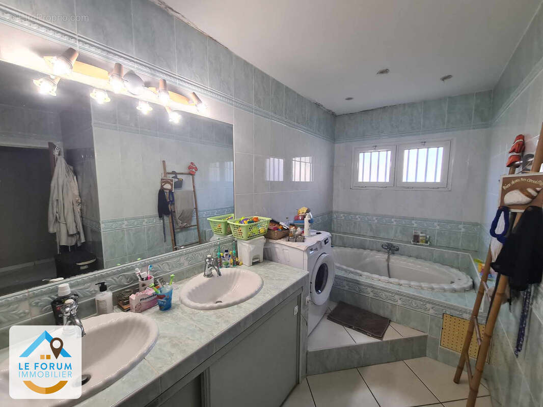 Saint pierre 97410 - ensemble immobilier - grands volumes - bon rendement - environnement prisé - photo 11