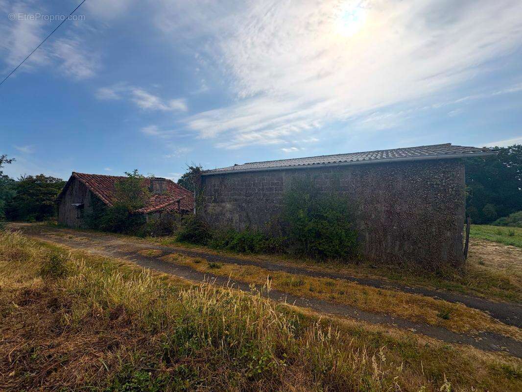 Maison à rénover avec dépendances et 16 870m2 de terrain Proche de AIRE SUR L'ADOUR (40) - photo 19
