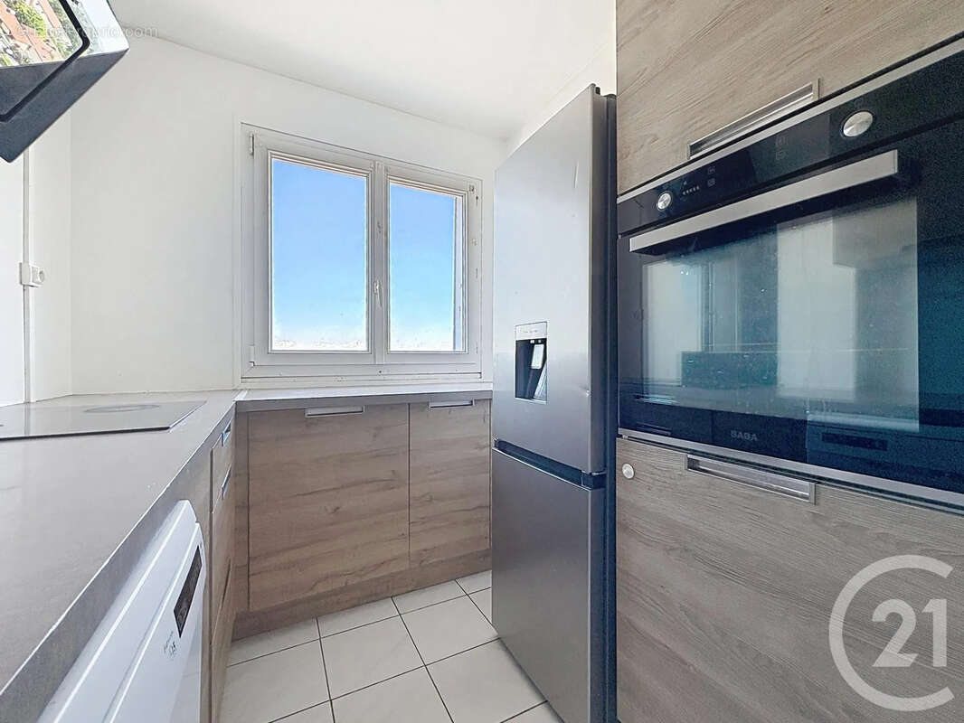 Appartement 62 m² à La Chapelle-Saint-Luc  - photo 3