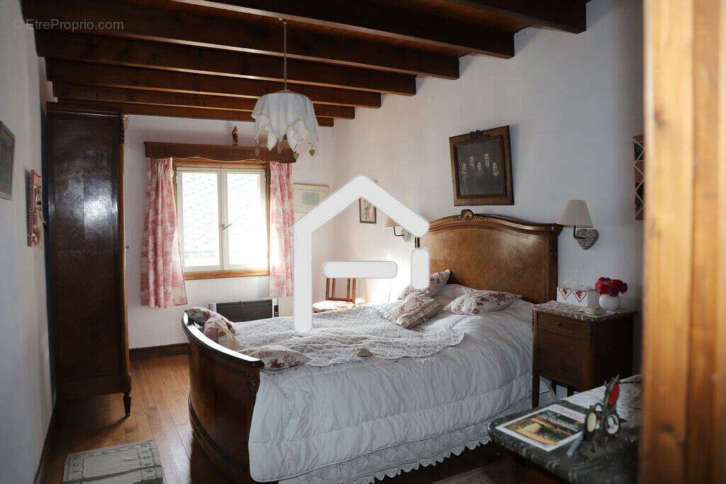 Maison à LES CABANNES