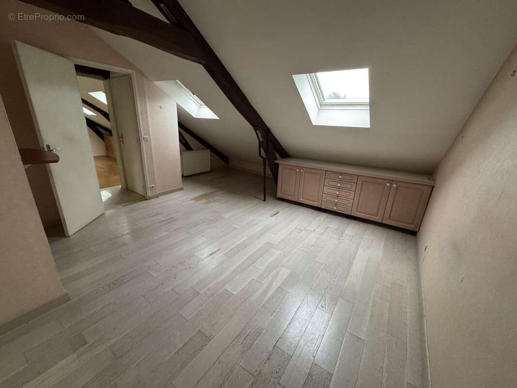 Appartement 193 m² à Lisieux  - photo 8
