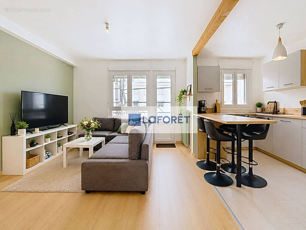 Appartement à SARTROUVILLE