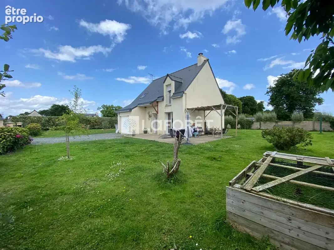 Maison à PLOURIVO