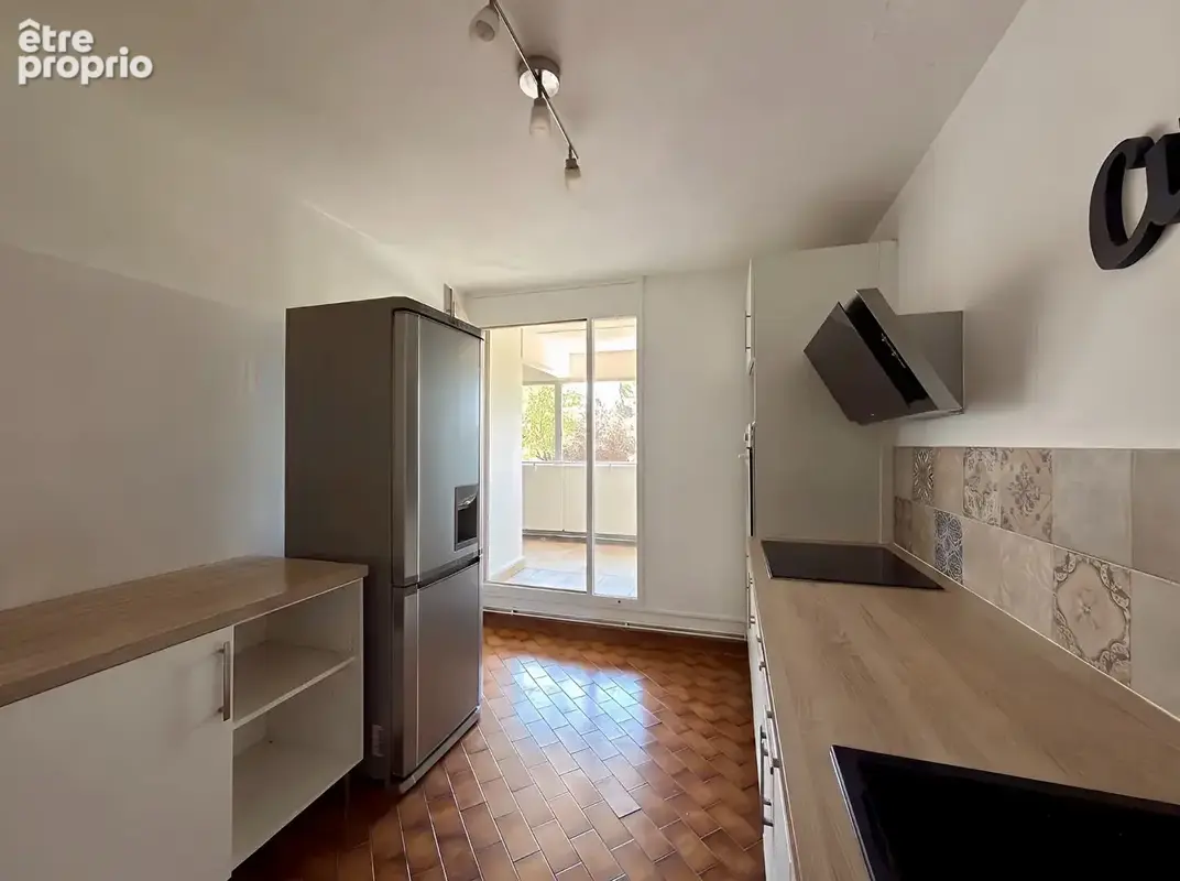 Aix-en-Provence OUEST - Appartement T4 de 80 m² avec terrasse, cave et ascenseur - photo 2