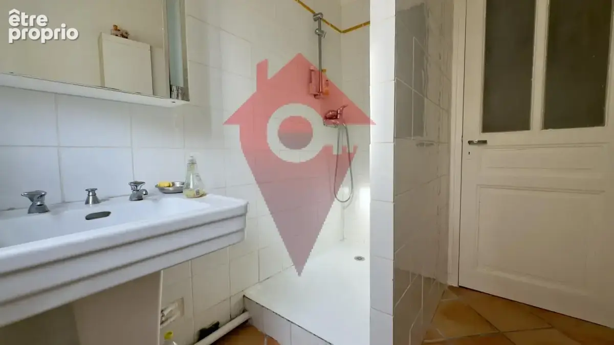 Maison familiale avec jardin, 4 chambres et fort potentiel - photo 8