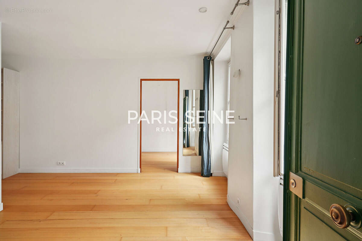 Appartement à PARIS-7E