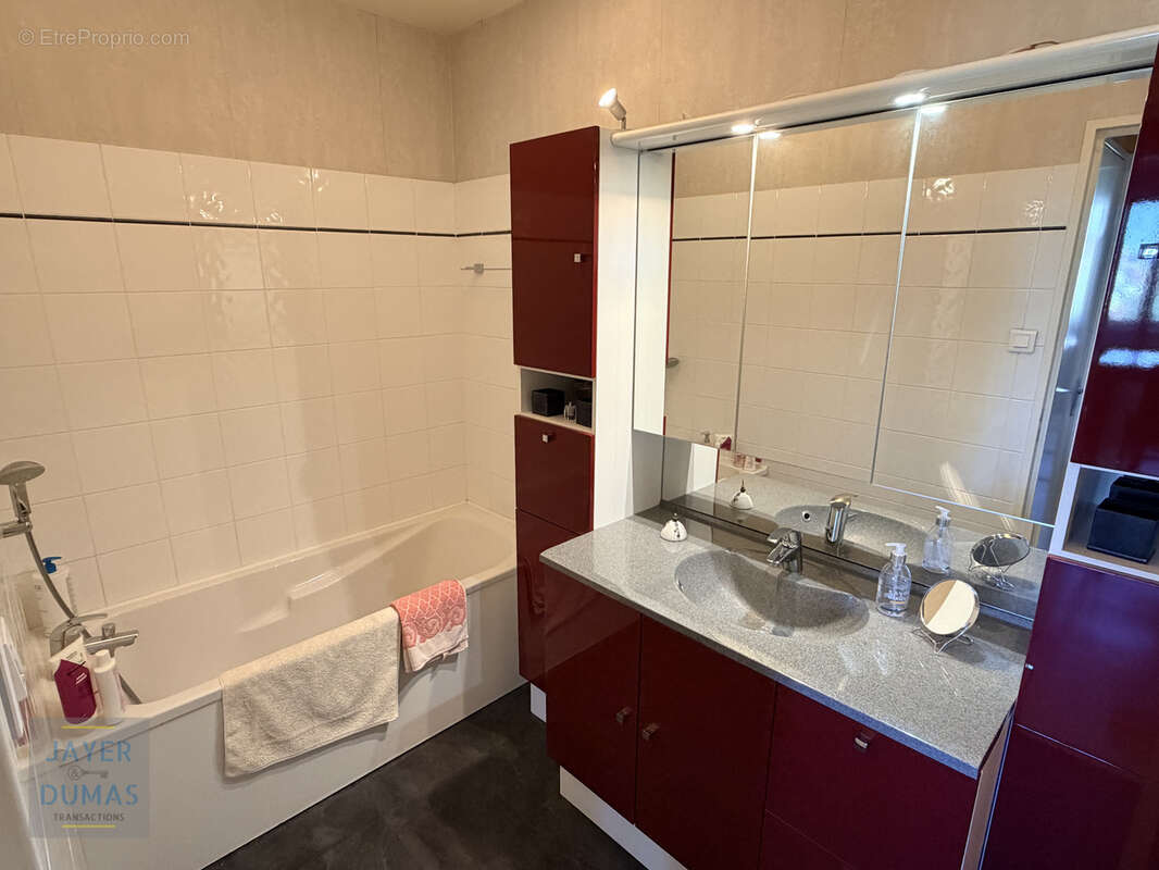CHALON-SUR-SAONE - Appartement T3 dans résidence au calme - - photo 11