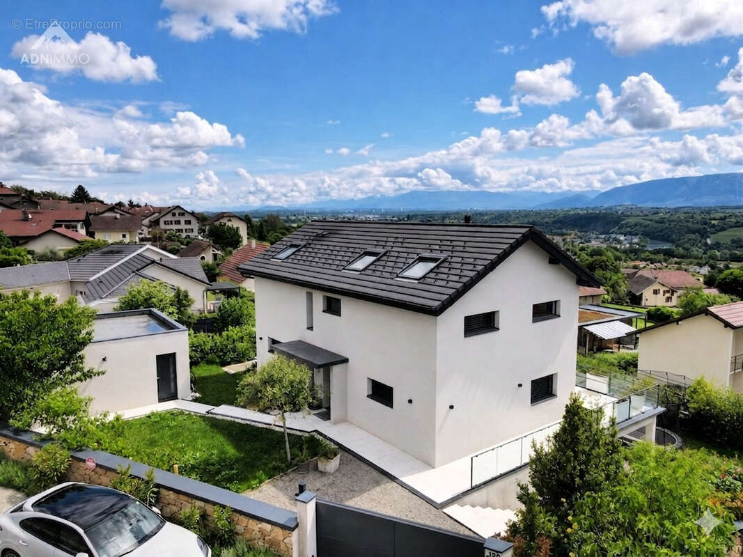Maison à CHALLEX