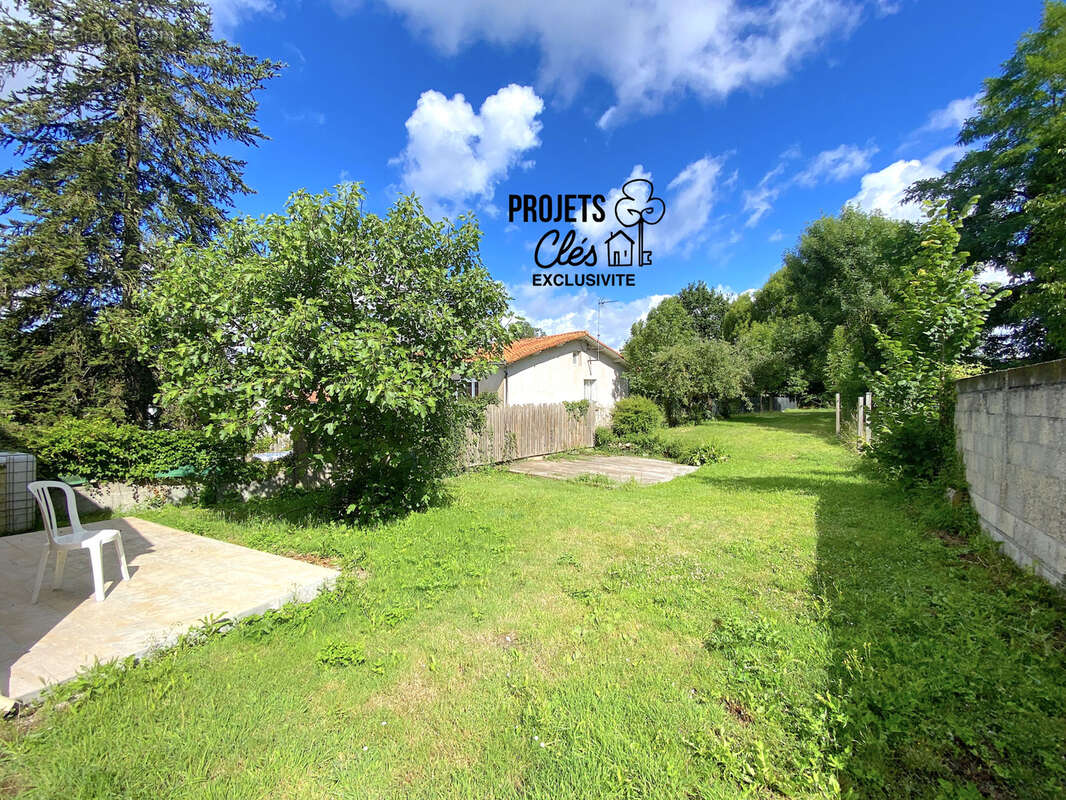 Maison à LE GIROUARD