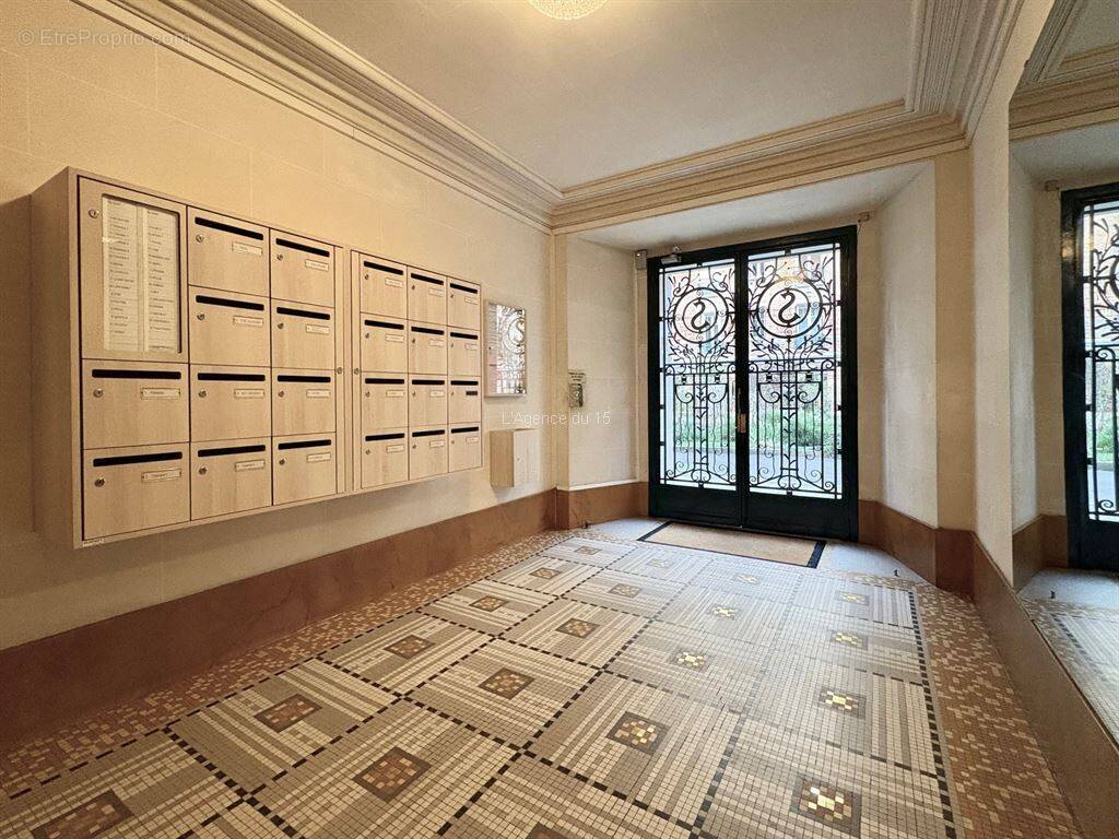 Appartement à PARIS-15E