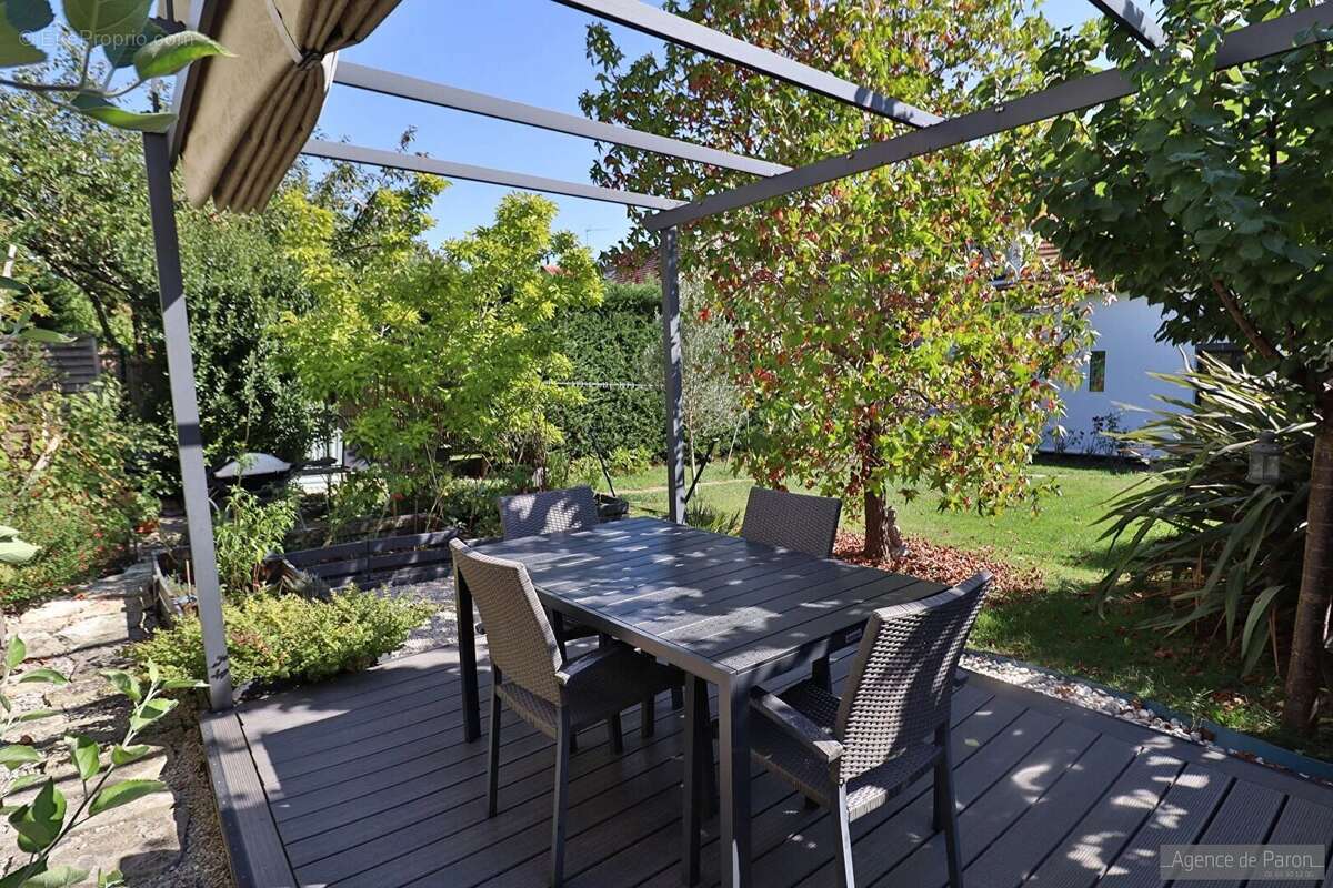 Maison à VERRIERES-LE-BUISSON