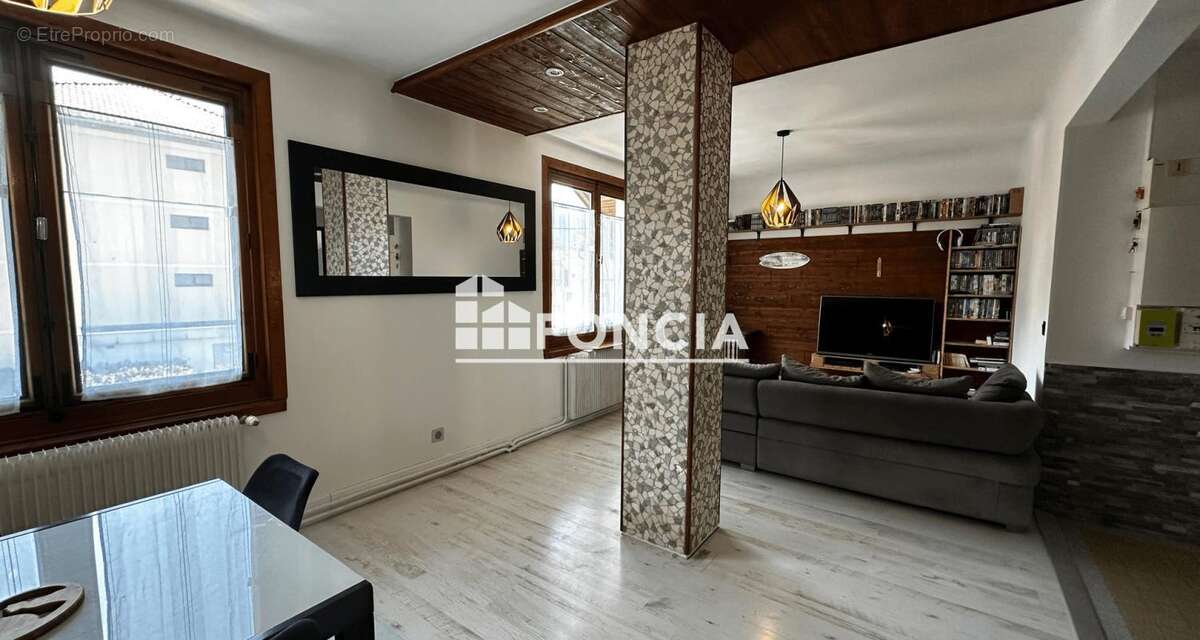 Superbe T3 avec jardin privatif de 237 M2 - photo 5