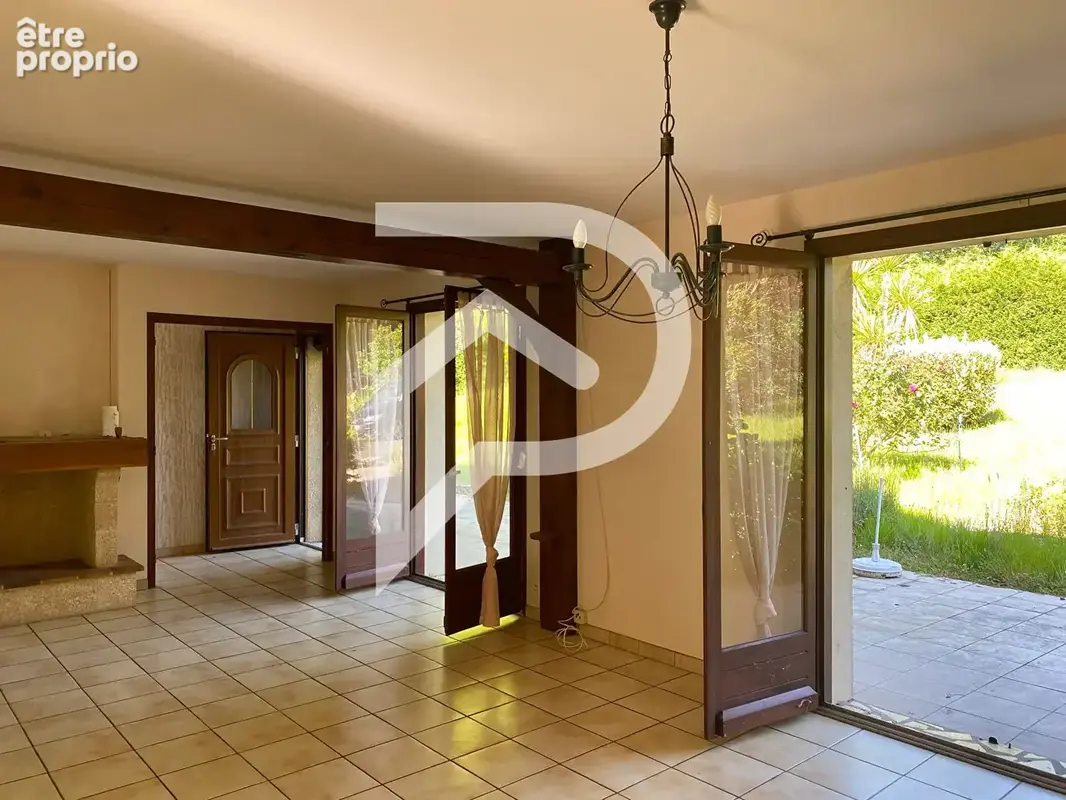 Villa traditionnelle de 4 pièces 94 m², sur terrain de 2 700 m² - photo 3