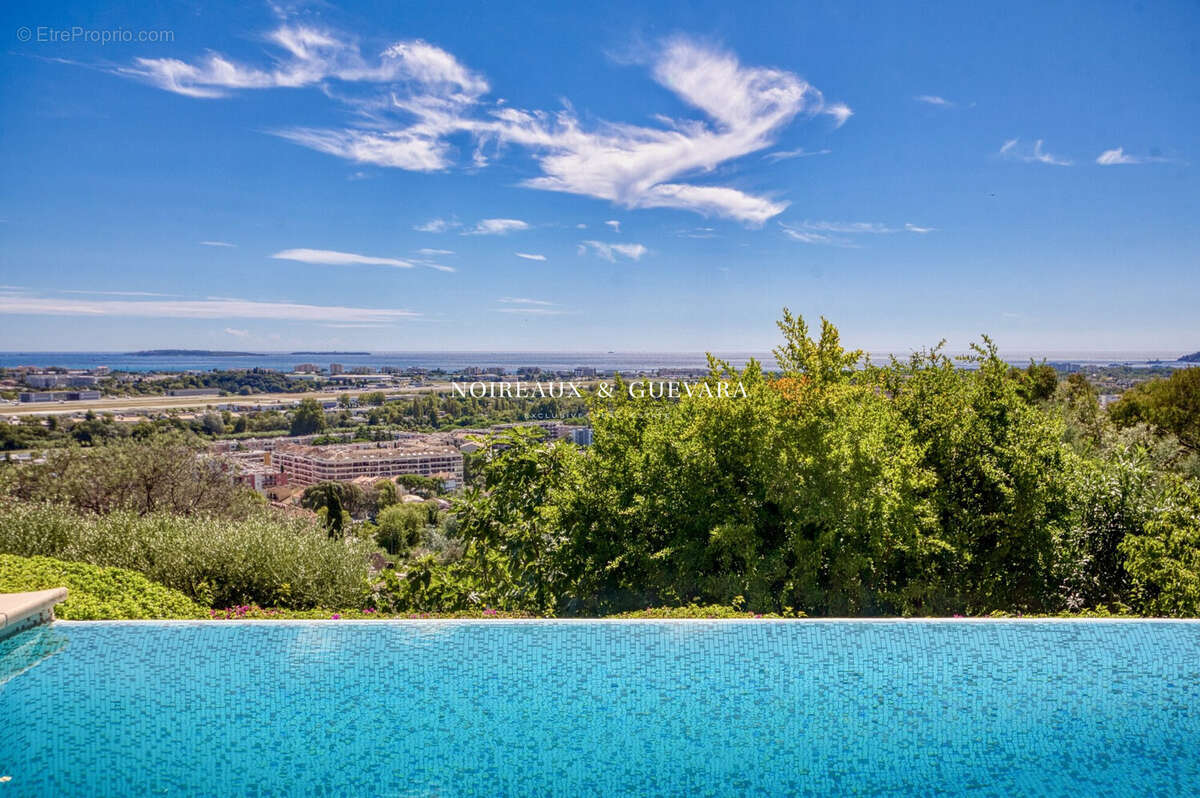 Maison à MANDELIEU-LA-NAPOULE