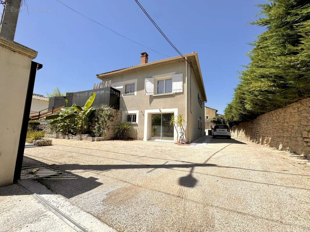 Maison 160 m² à Carpentras  - photo 2
