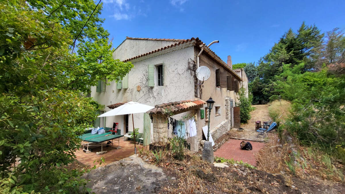 Maison à LE CASTELLET