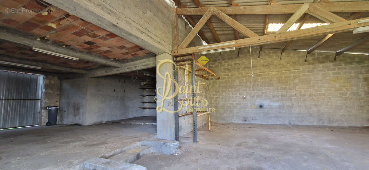 Parking à MARIGNY-MARMANDE