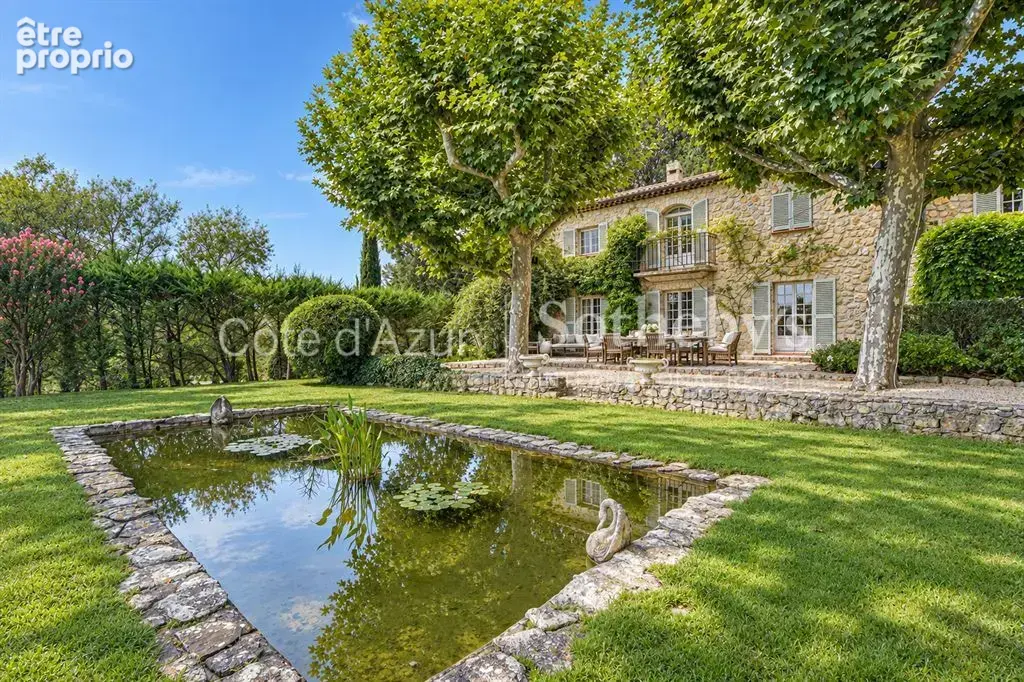Châteauneuf-Grasse, bergerie de caractère du XIXe siècle au cœur de 3 hectares de nature préservée - photo 2