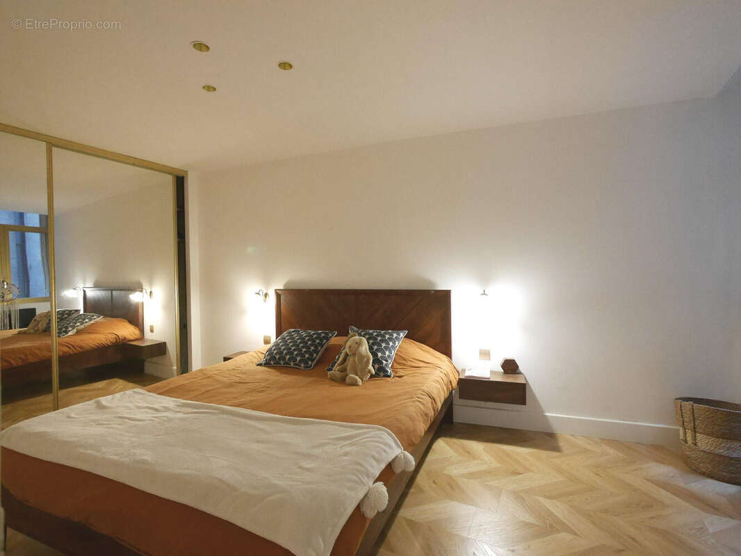 Chambre sur cour - Appartement à NIMES