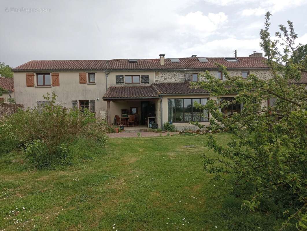 Maison à ARGENTON-CHATEAU