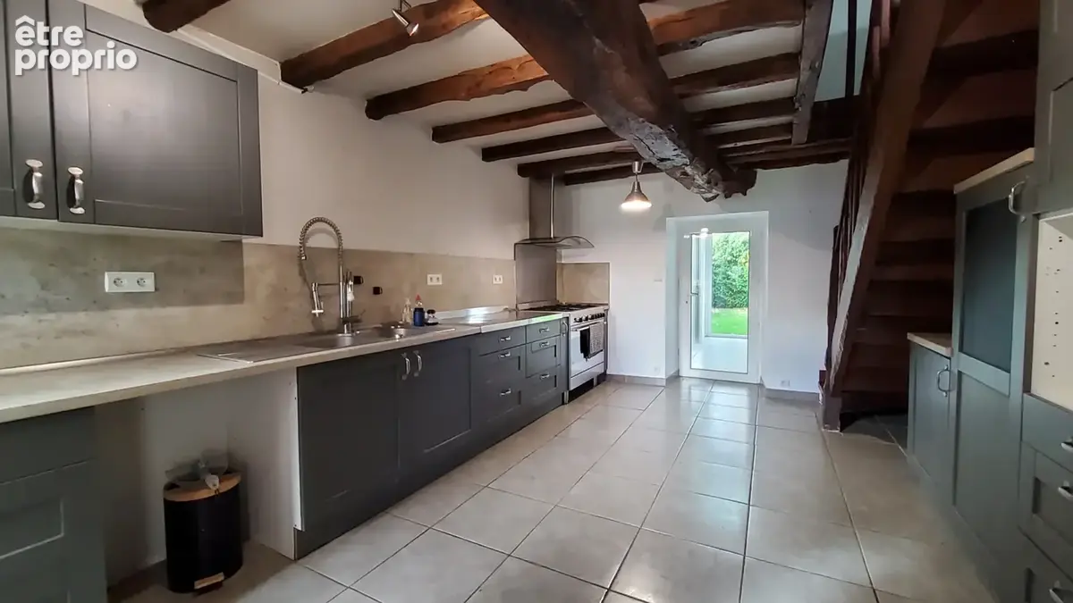 A vendre - charmante longère de caractère 160m2 - 5 pièces - 3 chambres - la couyere - photo 4