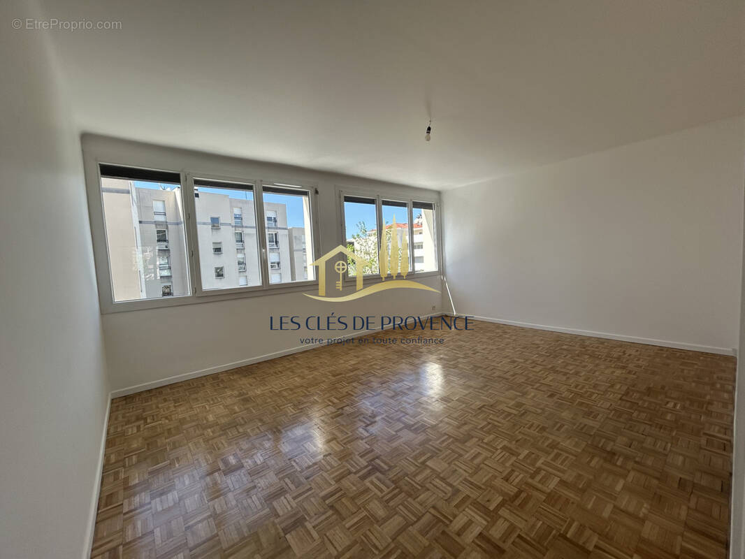 Appartement à ROGNAC