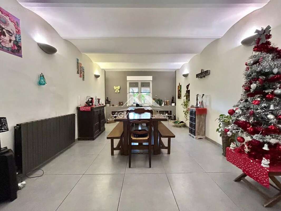 Maison à SAINT-MARTIN-DE-VALGALGUES