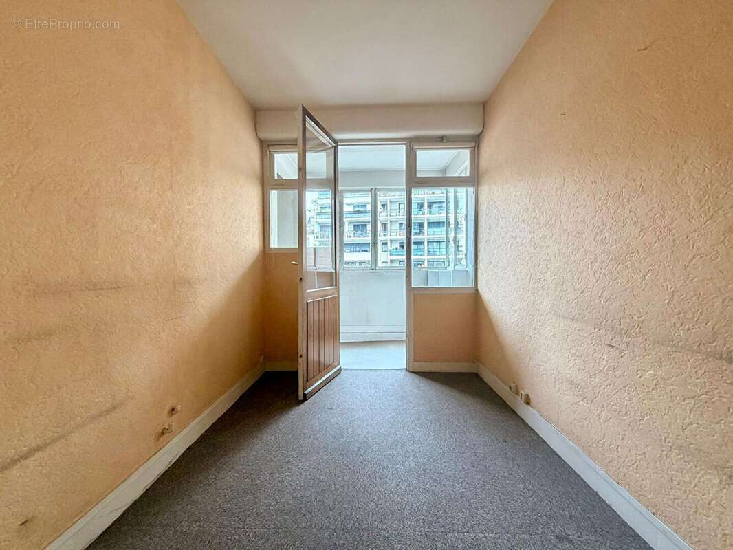 Appartement à PARIS-19E