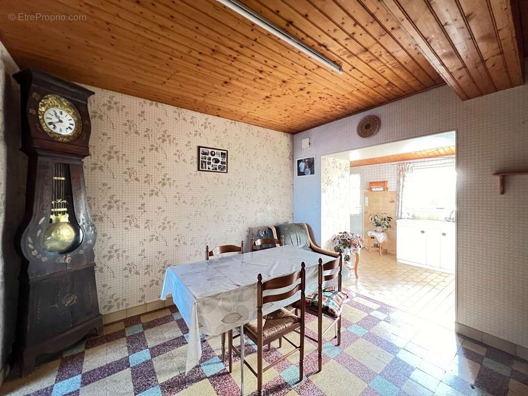 Maison à SAINT-GEORGES-DE-POINTINDOUX