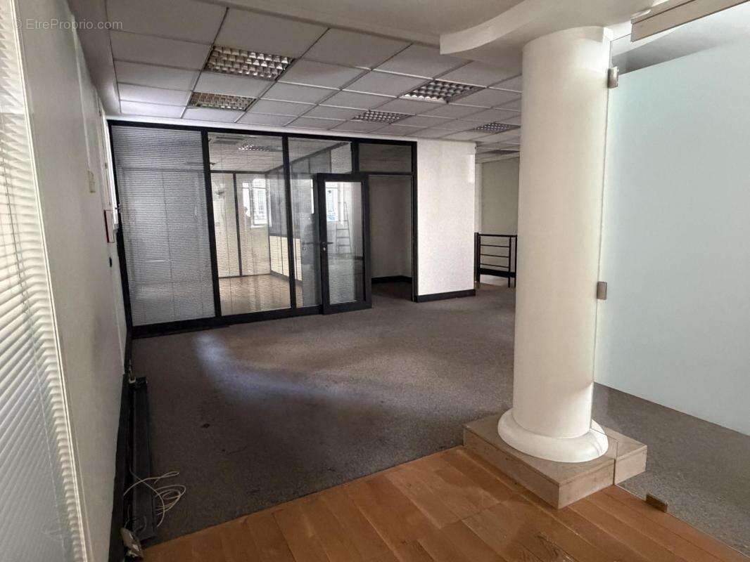 Bureaux de 218 m2 - Paris 8ème proche Champs-Élysées - photo 9