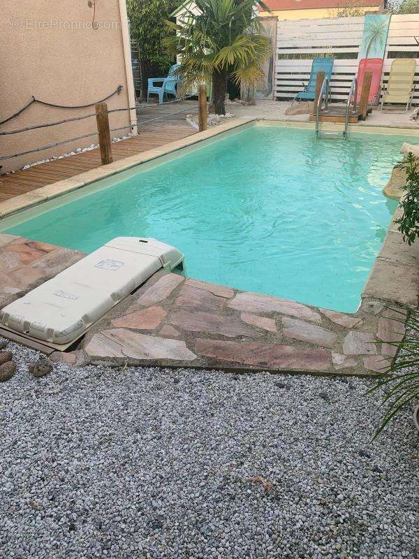 Maison à VEAUCHETTE