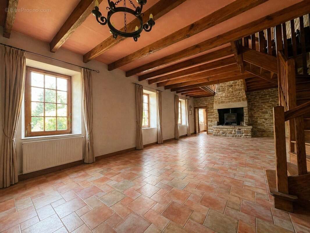 Maison 184 m² à Graces  - photo 3