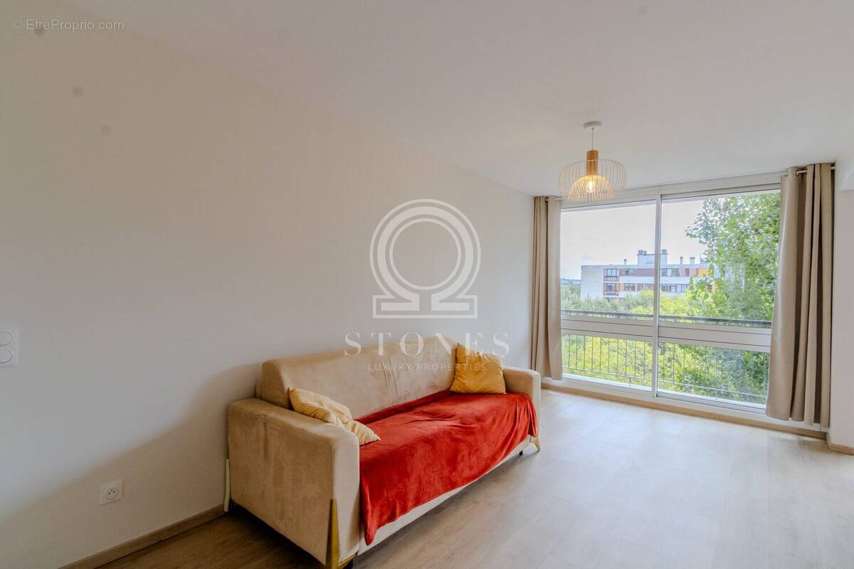 Appartement à FONTENAY-LE-FLEURY