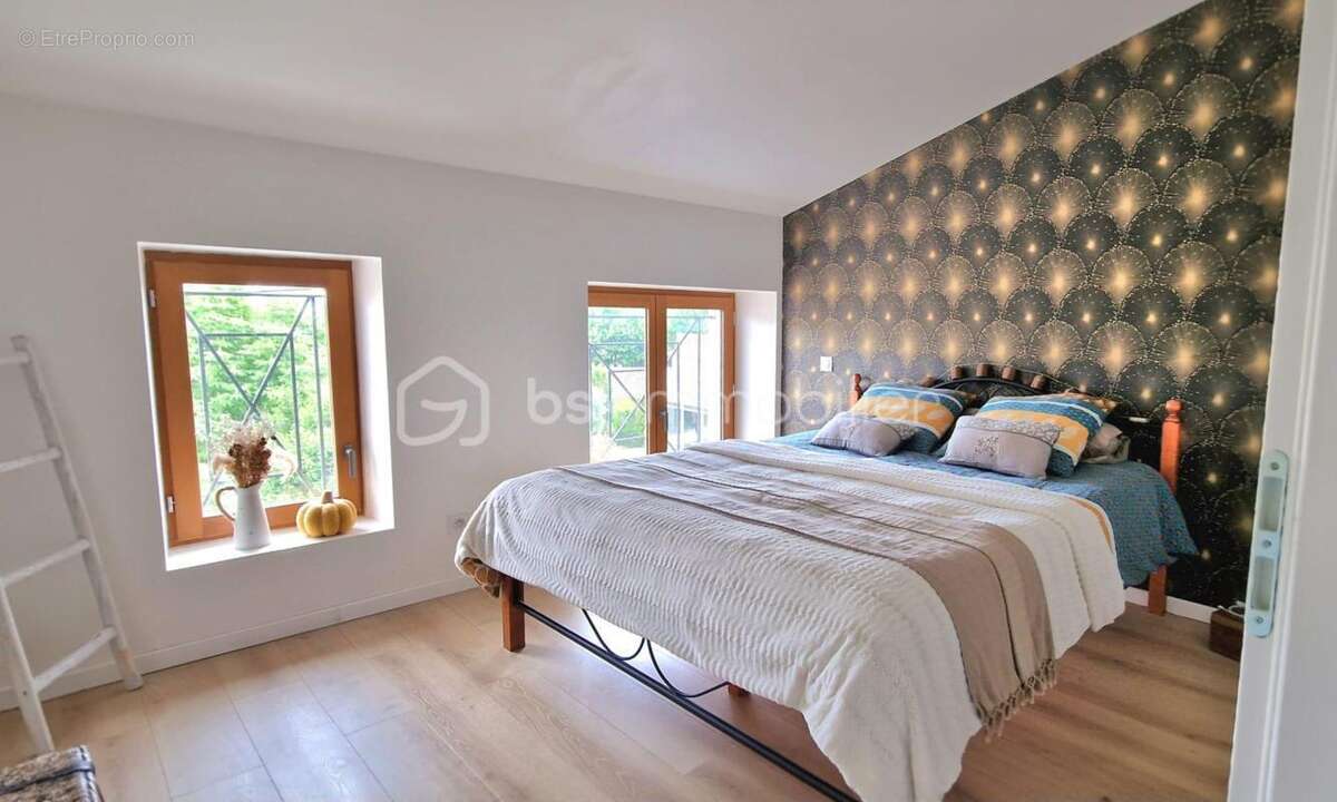 Maison à CREISSAN