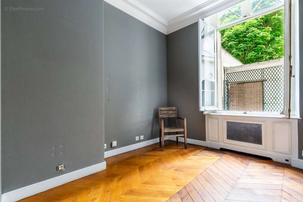 Appartement à PARIS-4E