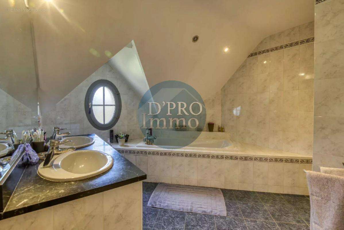 Maison à SUCE-SUR-ERDRE