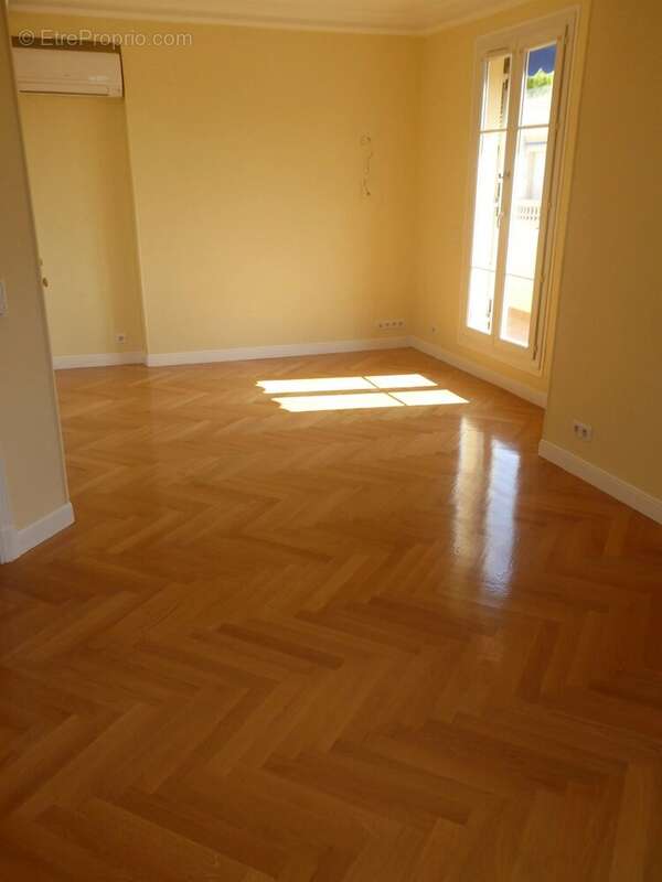 Couloir Lumière naturelle - Appartement à NICE