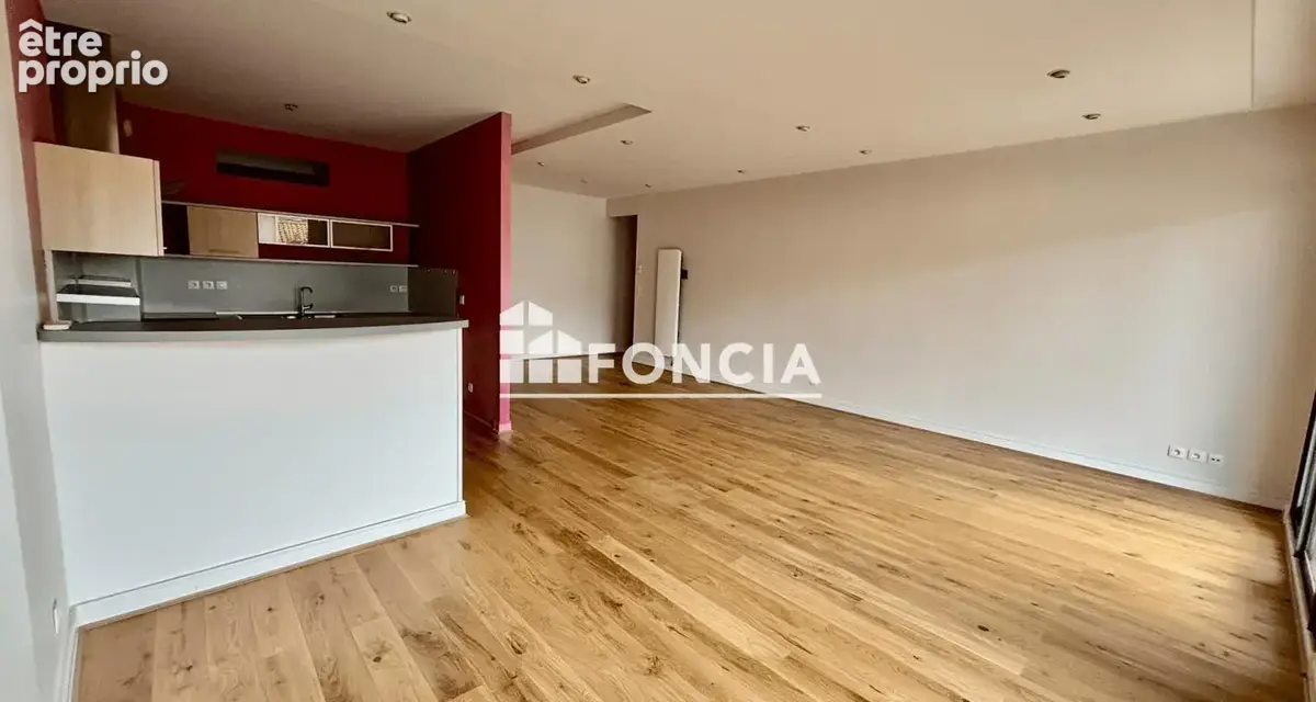 Centre ville à deux pas du marché apt 93 M2 balcon parking - photo 2