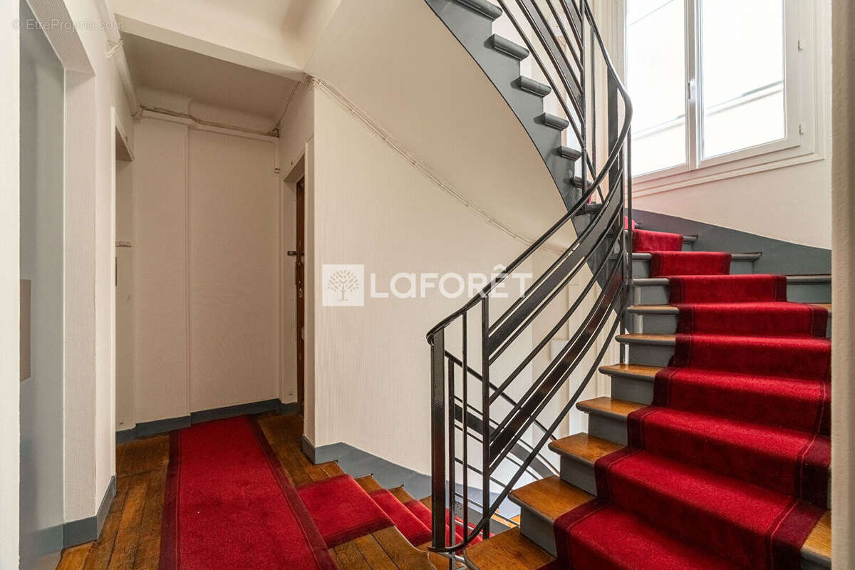 Appartement à PARIS-16E