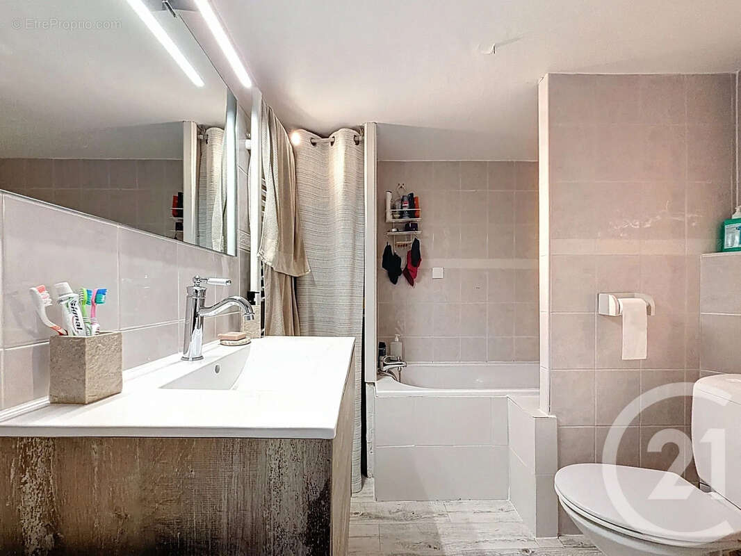 Maison à SAINTE-SAVINE