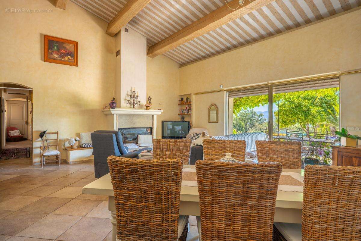 Maison à LA MOTTE