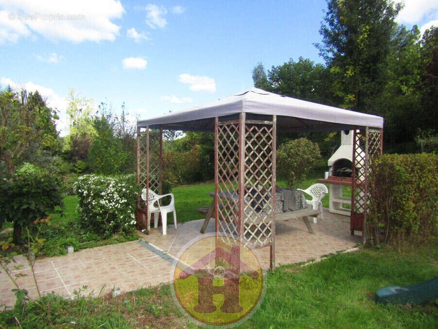 Maison à SAINT-MARTIN-DE-JUSSAC