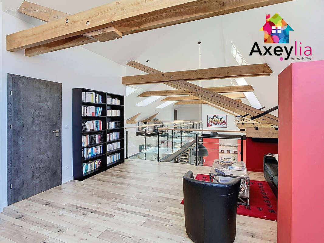 A vendre- roanne bord de loire - maison de ville type loft avec terrain et piscine - photo 17