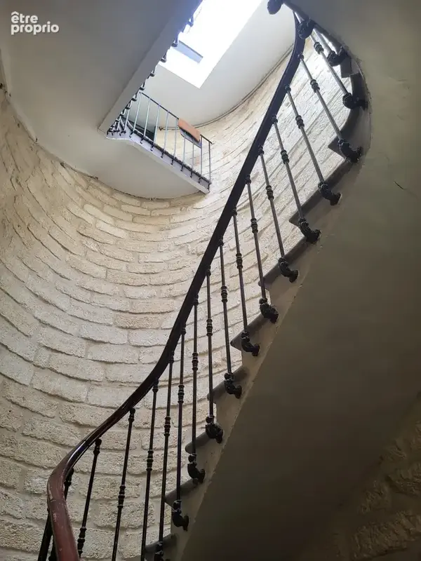 Charme de l’ancien, luminosité et emplacement idéal   studio de plus de 28 m2 - photo 14