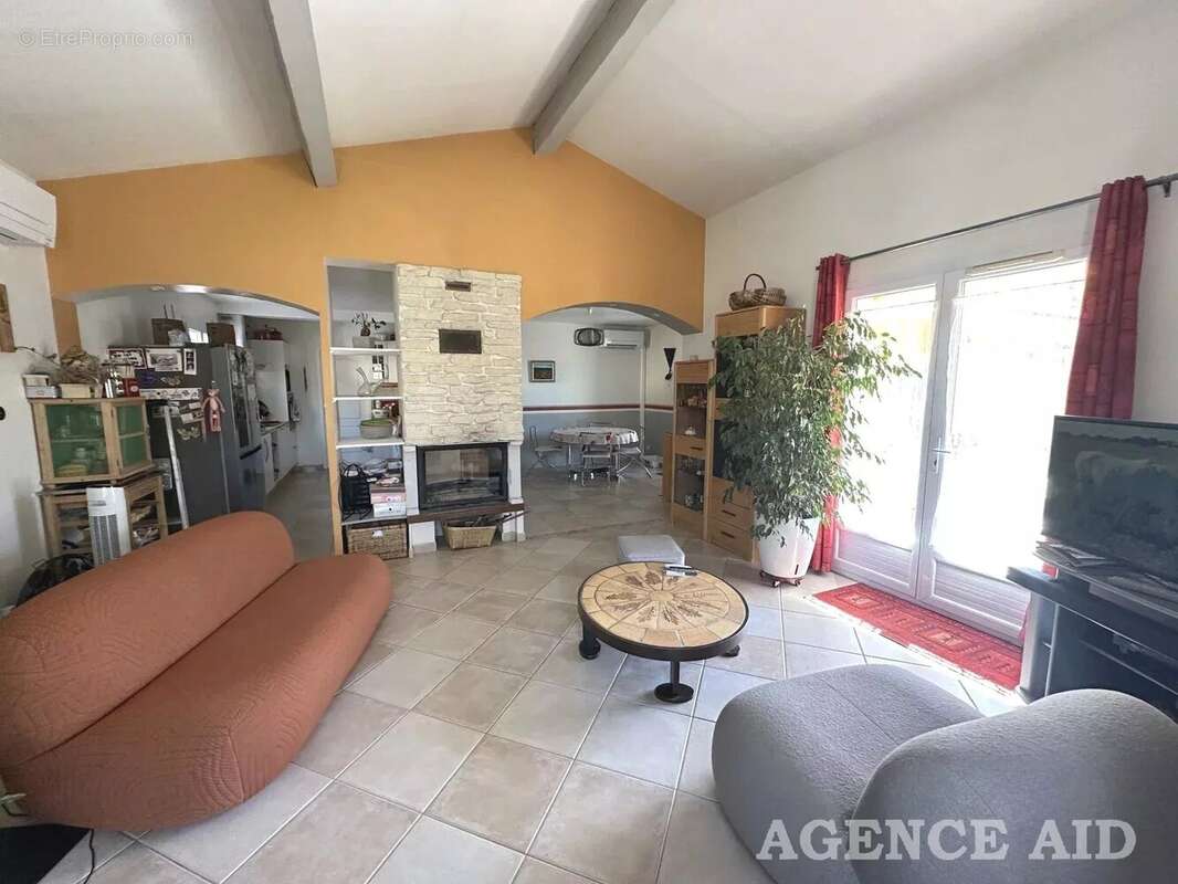 Maison à CUGES-LES-PINS