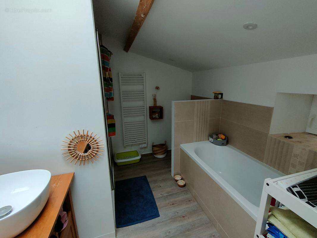 Maison à MORTAGNE-SUR-SEVRE