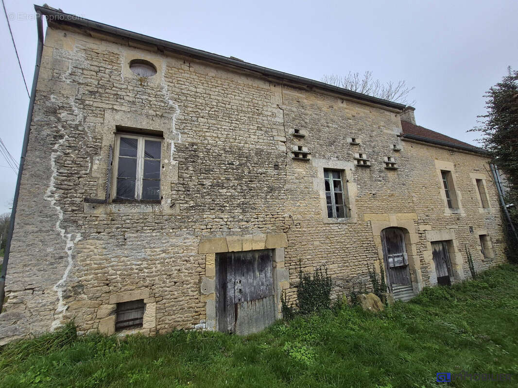 Maison à MAIZIERES
